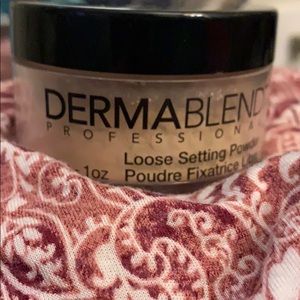Dermablend setting powder